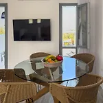 The Nine Graces- Chloe, Charming Naxos With Pool & Garden 아파트 *