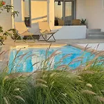 아파트 The Nine Graces- Chloe, Charming Naxos With Pool & Garden Kastrákion