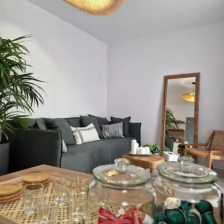 The Nine Graces- Chloe, Charming Naxos Home With Pool & Garden *