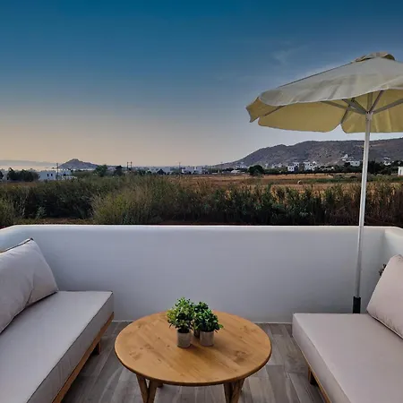 The Nine Graces- Chloe, Charming Naxos Home With Pool & Garden Apartment *