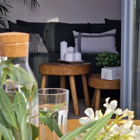 The Nine Graces- Chloe, Charming Naxos Home With Pool & Garden Apartment *