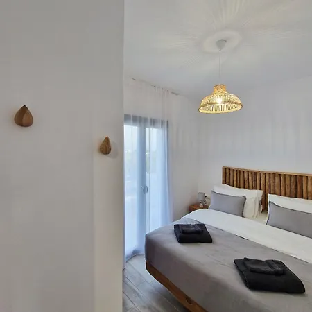 The Nine Graces- Chloe, Charming Naxos Home With Pool & Garden Apartment Kastraki (Naxos)