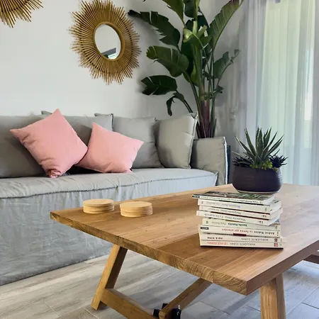 The Nine Graces- Chloe, Charming Naxos Home With Pool & Garden