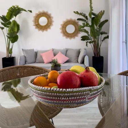 Apartment The Nine Graces- Chloe, Charming Naxos With Pool & Garden