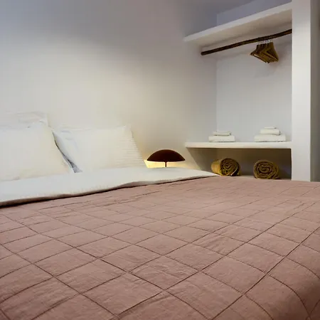 The Nine Graces- Chloe, Charming Naxos Home With Pool & Garden