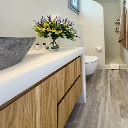 The Nine Graces- Chloe, Charming Naxos Home With Pool & Garden Apartment Kastraki (Naxos)