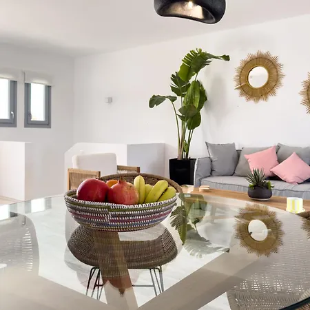 The Nine Graces- Chloe, Charming Naxos Home With Pool & Garden