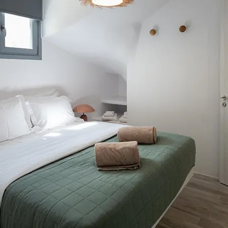 The Nine Graces- Chloe, Charming Naxos Home With Pool & Garden *