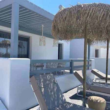 The Nine Graces- Chloe, Charming Naxos Home With Pool & Garden