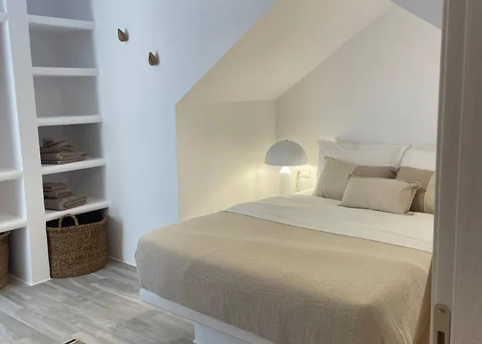 The Nine Graces- Chloe, Charming Naxos With Pool & Garden 아파트