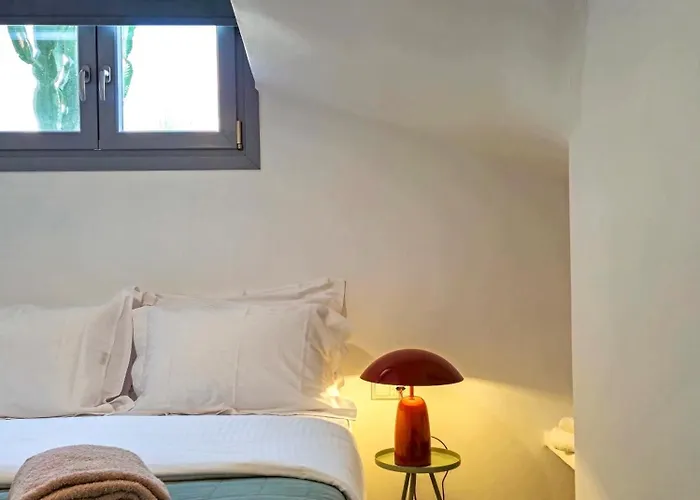 The Nine Graces- Chloe, Charming Naxos With Pool & Garden Apartment