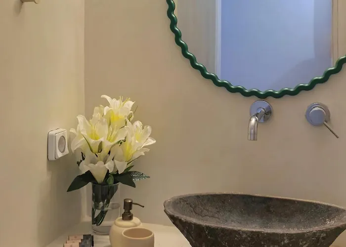 The Nine Graces- Chloe, Charming Naxos With Pool & Garden Apartment