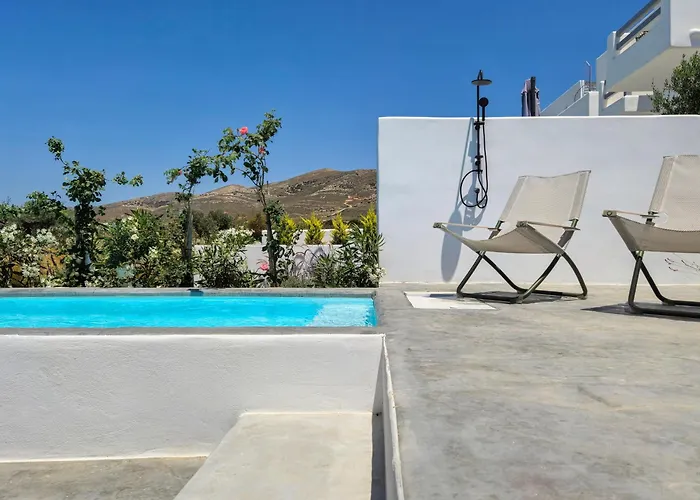 Apartment The Nine Graces- Chloe, Charming Naxos With Pool & Garden