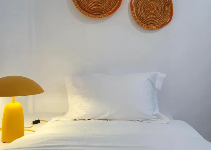 The Nine Graces- Chloe, Charming Naxos With Pool & Garden Apartment *